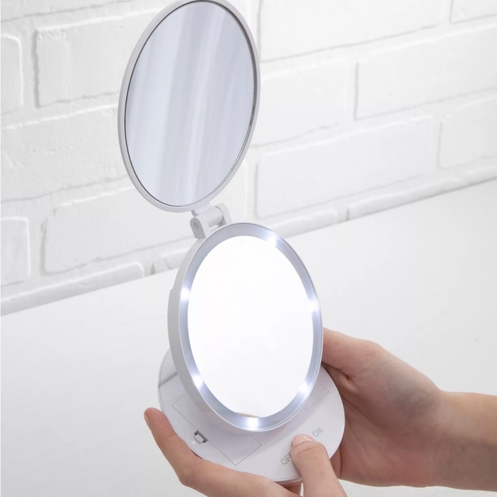 Glotech LED Lighted Compact Mirror - Picture 2 of 6